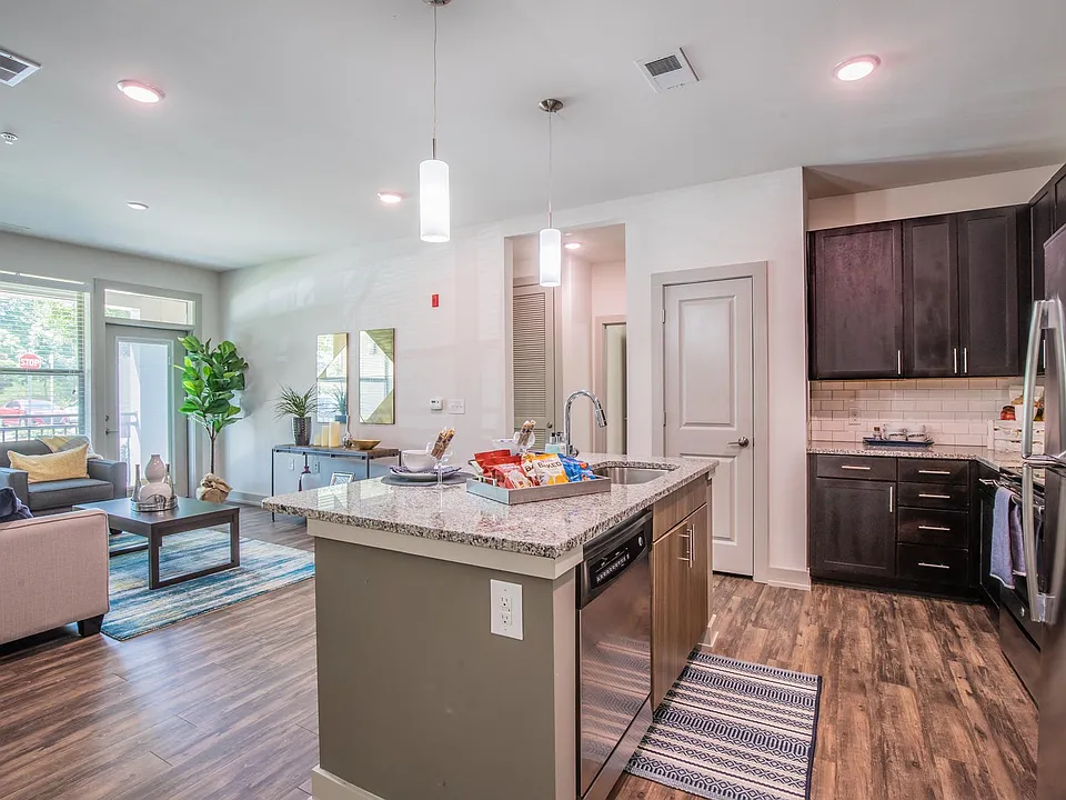 The Franklin at Crossroads apartments community photo