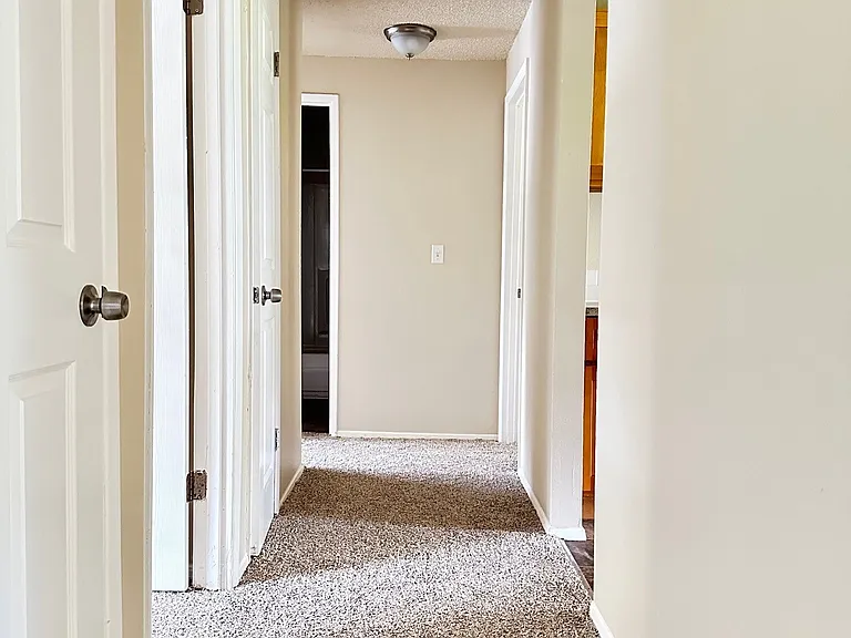 Riverside Manor — Photo 119