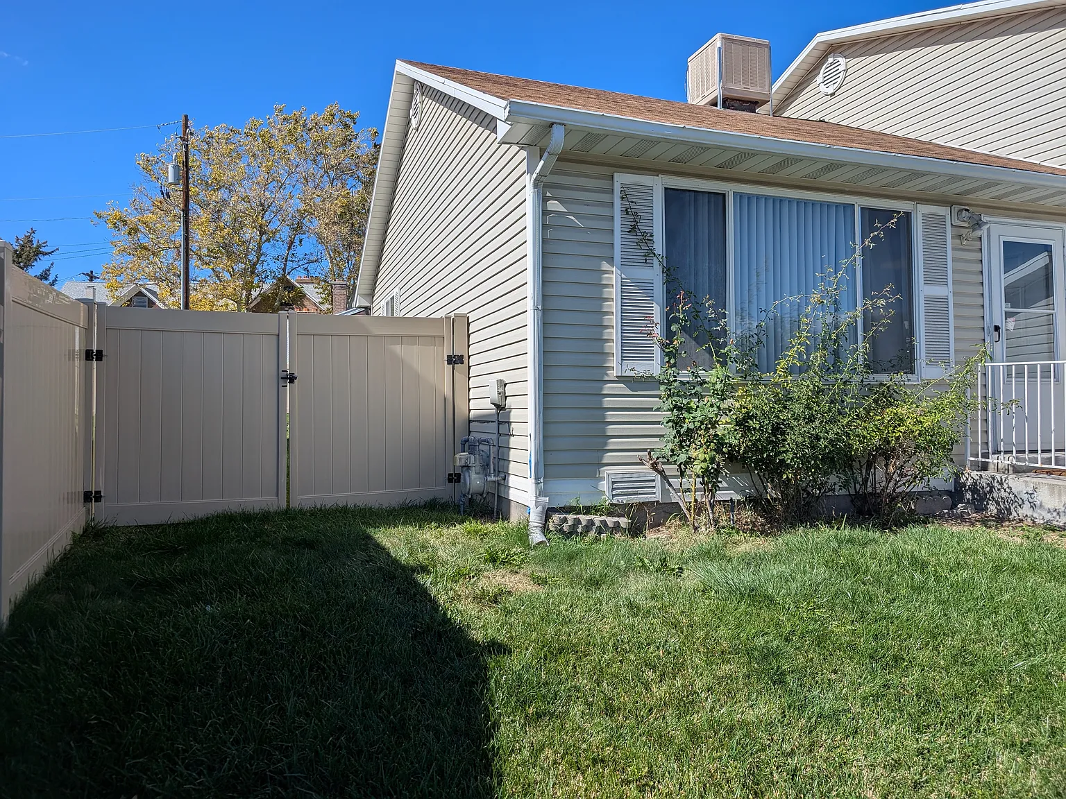 2 bed, 1100 sqft, $1,898 — Photo 3