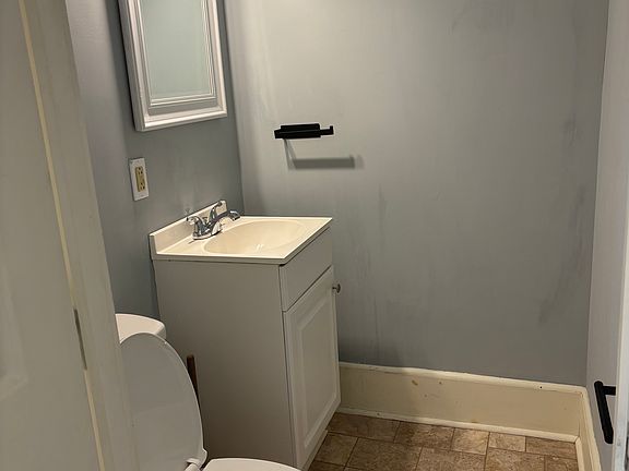 3rd image of 440 Hastings St