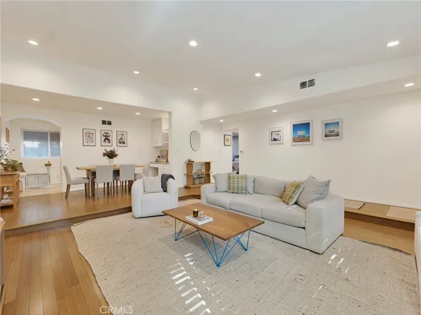 12803 Bloomfield St Unit 2, Studio City, CA 91604