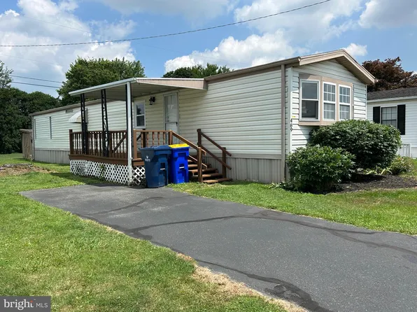 469 Brendon Dr, Leola, PA 17540