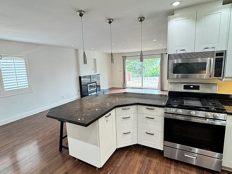 1134 Manzanita Dr — Photo 5