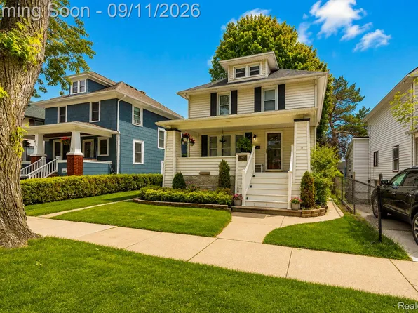 447 Maple St, Wyandotte, MI 48192