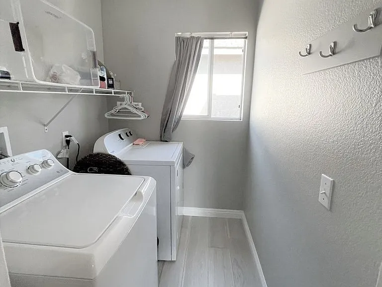 39800 Monarch Dr — Photo 15