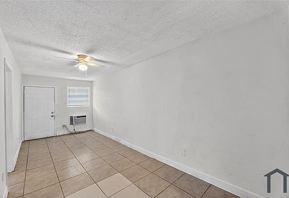 4th image of 2734 NW 15th St #1-2