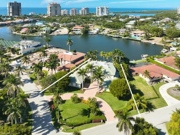 377 Pirates Bight, Naples, FL 34103
