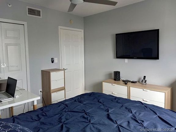 4th image of 7800 Collins Ave