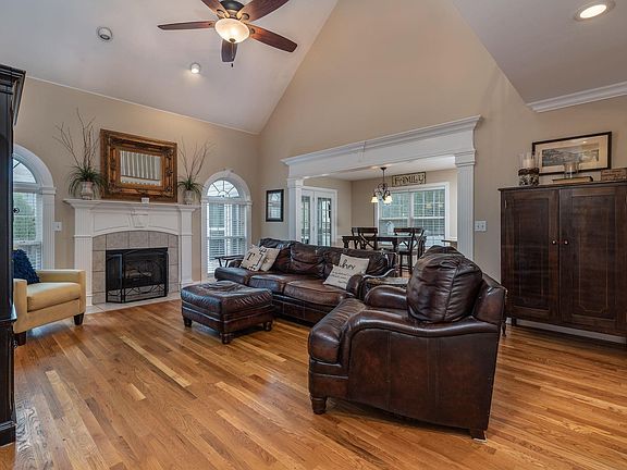 2nd image of 223 Sayre Ln