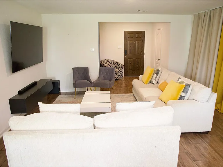 25219 Sierra Manor Ct — Photo 3