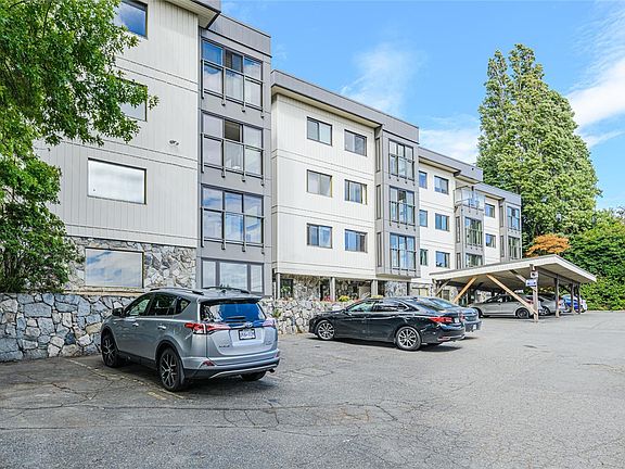 2nd image of 1875 Lansdowne Rd #201