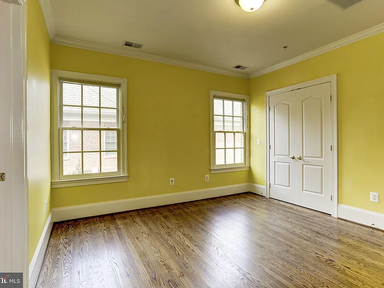 7233 Addington Dr — Photo 14