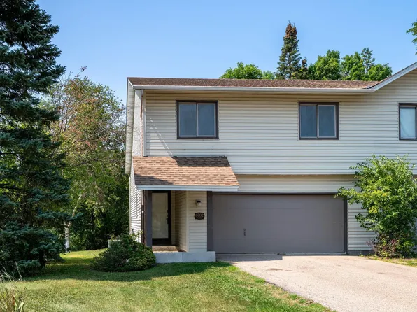 6702 Kara Dr, Eden Prairie, MN 55346