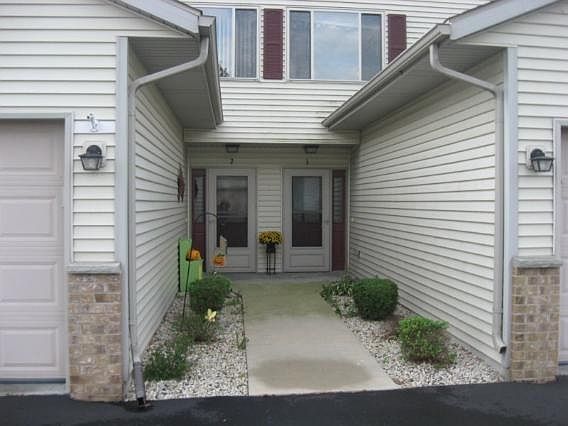 2nd image of 987 Roseland Dr APT 3