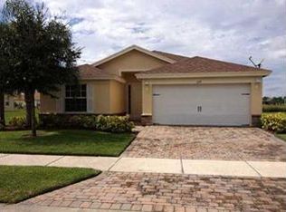 379 Lexington Ave SW, Vero Beach, FL 32962