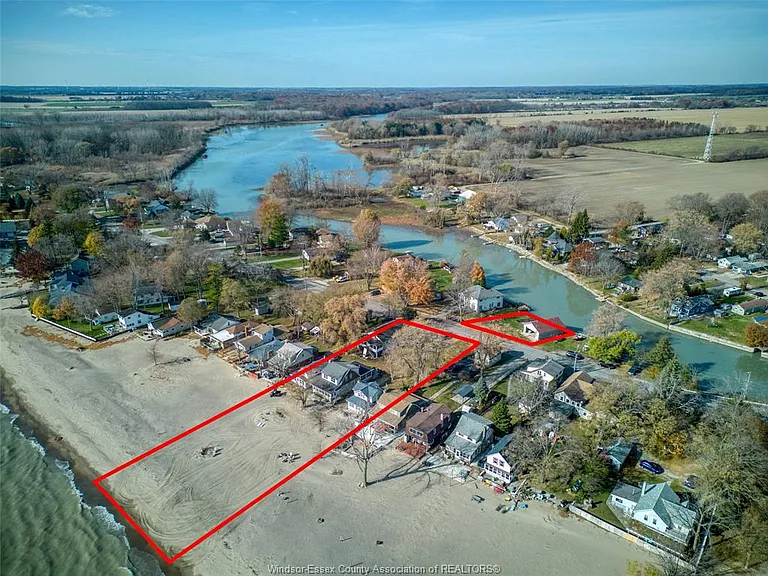 1049 Heritage Rd — Photo 40
