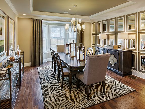 Formal Dining Room for Family Gatherings