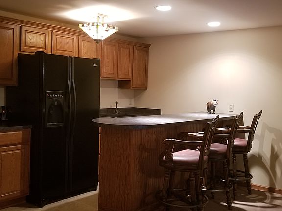 Lower level wet bar1