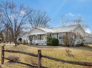 14 Meadow Rd, Hudson Falls, NY 12839