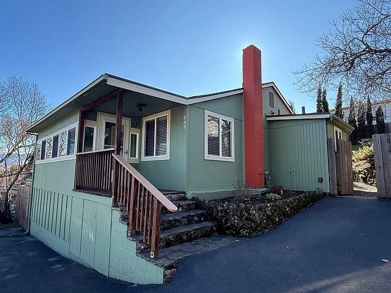 282 Sheridan St — Photo 21