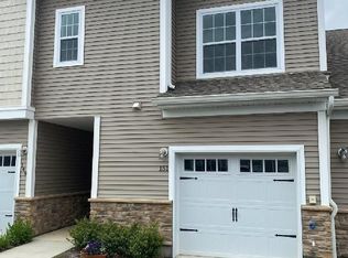 151 Grabowski Dr #747, Parlin, NJ 08859