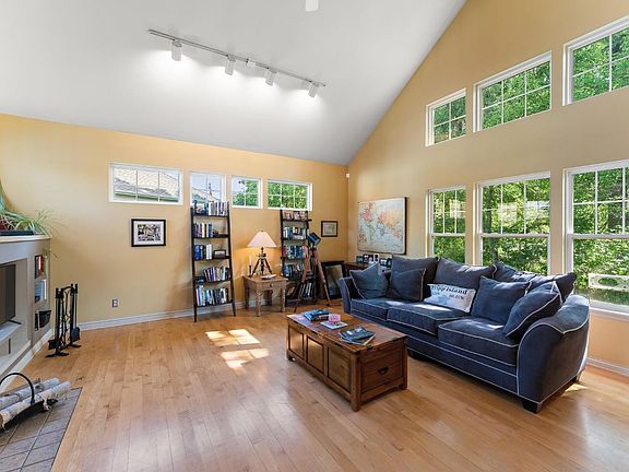 4th image of 5604 Coryana Dr