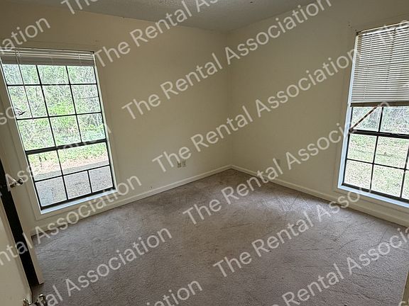 4th image of 3016 Zachry Ave