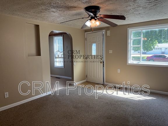 4th image of 1327 S Ohio St