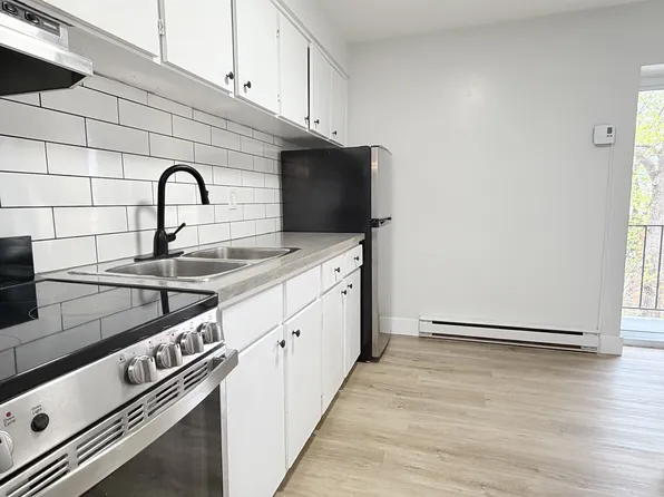 1030 Lillian Ave Unit 304, Windsor, ON N9A 1V7