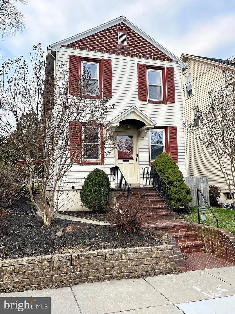 1115 South St photo 1