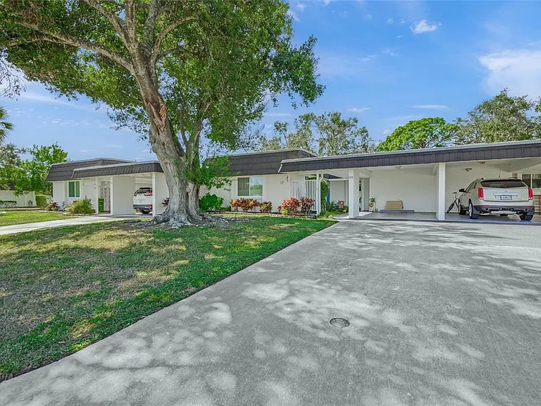 1325 Glen Oaks Dr E #133 — Photo 1