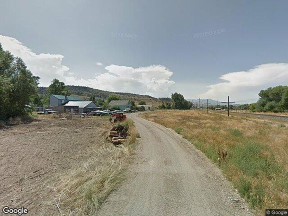 Exterior Neighborhood (street photo)