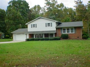 502 Country Ln, Winston Salem, NC 27107