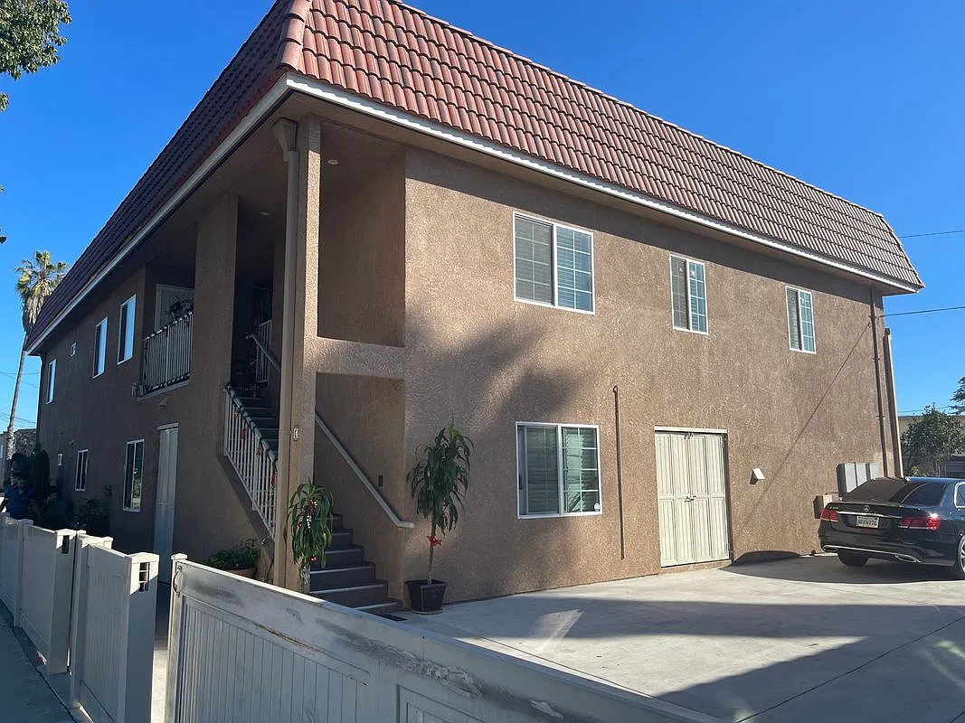 3 bed, 2.0 bath, 850 sqft, $3,350 — Photo 1