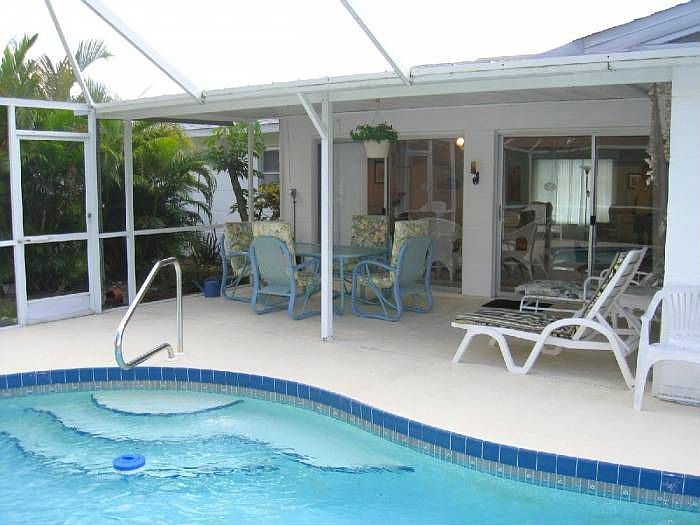 Covered Lanai Area
