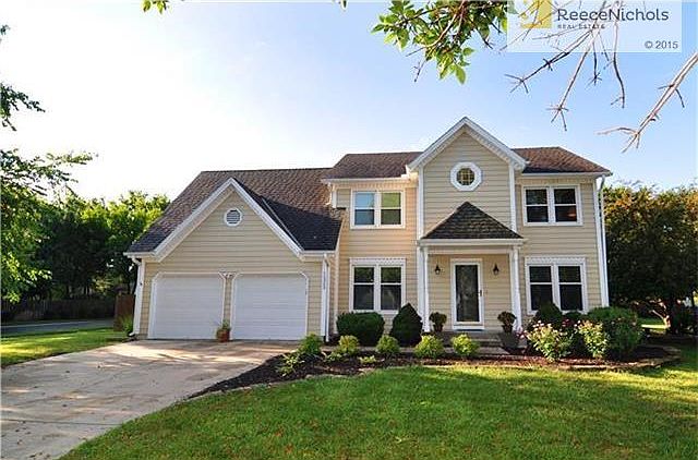 Welcome home to this beautiful, conveniently located 2-story