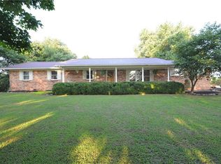 102 S Double Springs Rd, Fayetteville, AR 72730