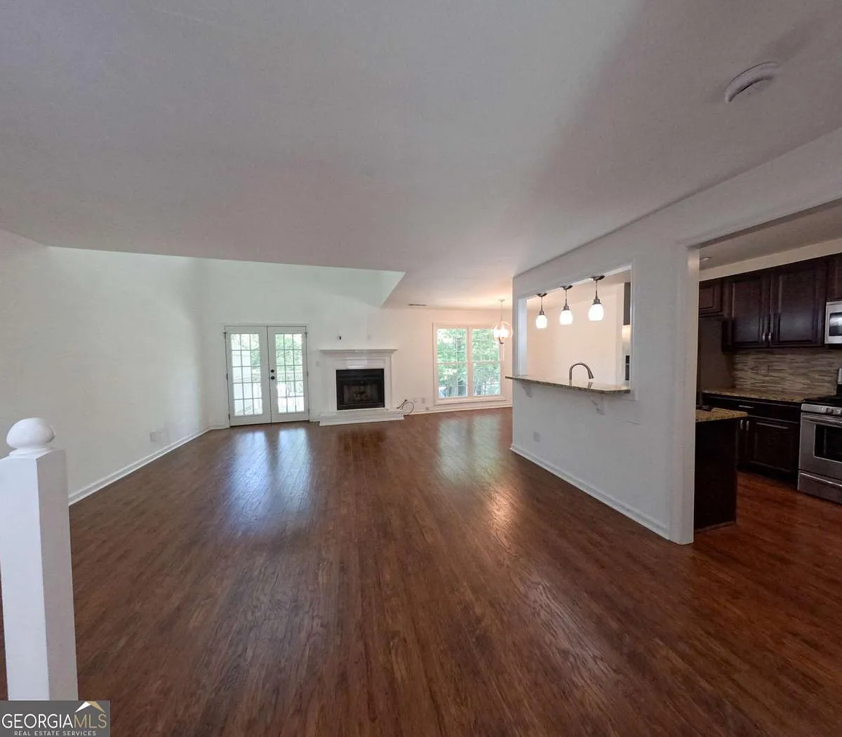 3 bed, 3.5 bath, 2140 sqft, $3,200 — Photo 4