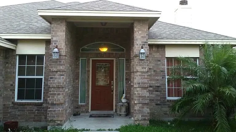 2322 Luzius Dr — Photo 1