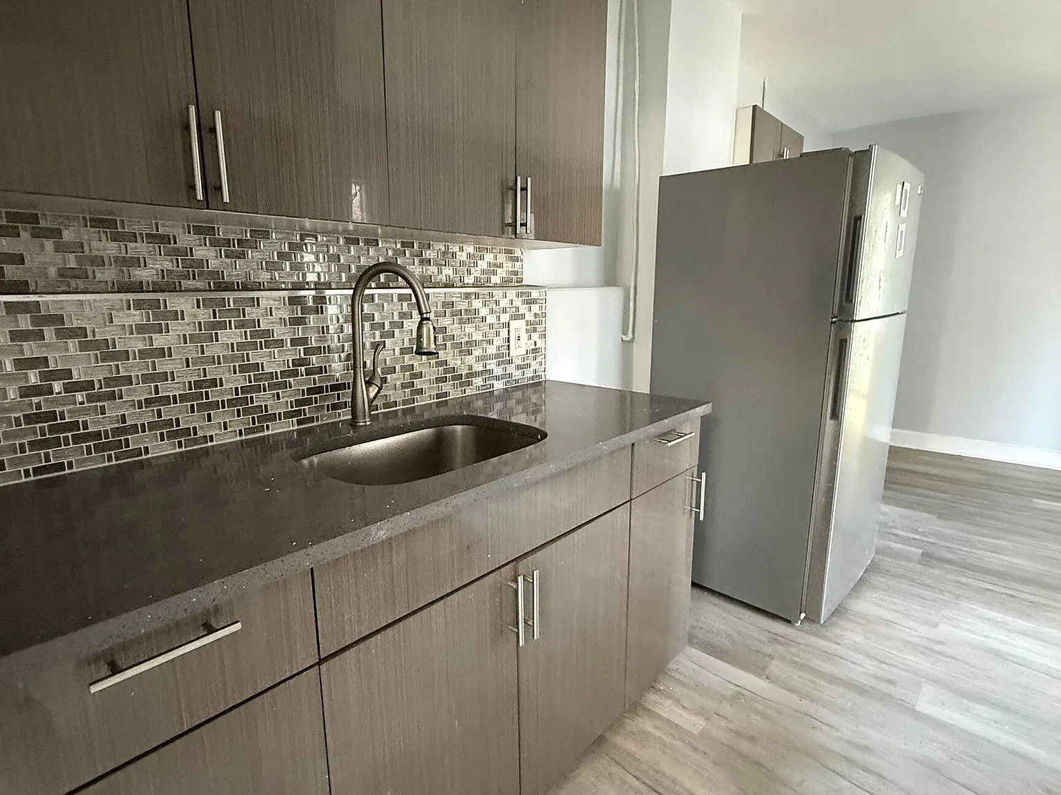 2 bed, 1.0 bath, 1000 sqft, $2,250 — Photo 3