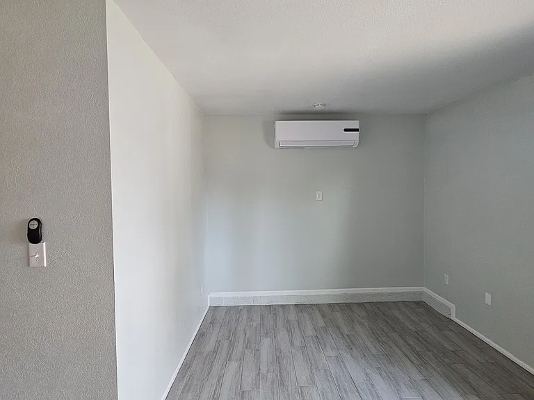 4132 W Greenway Rd — Photo 6