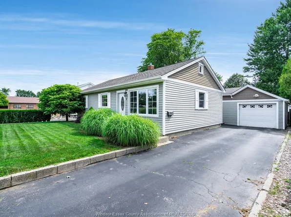 4 Sherman St, Leamington, ON N8H 2S1