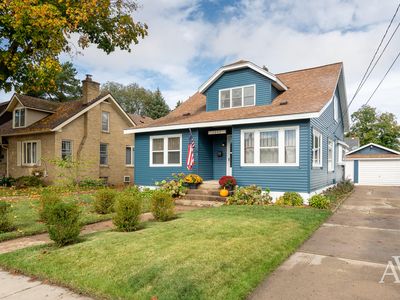 1043 Beechwood St NE, Grand Rapids, MI, 49505