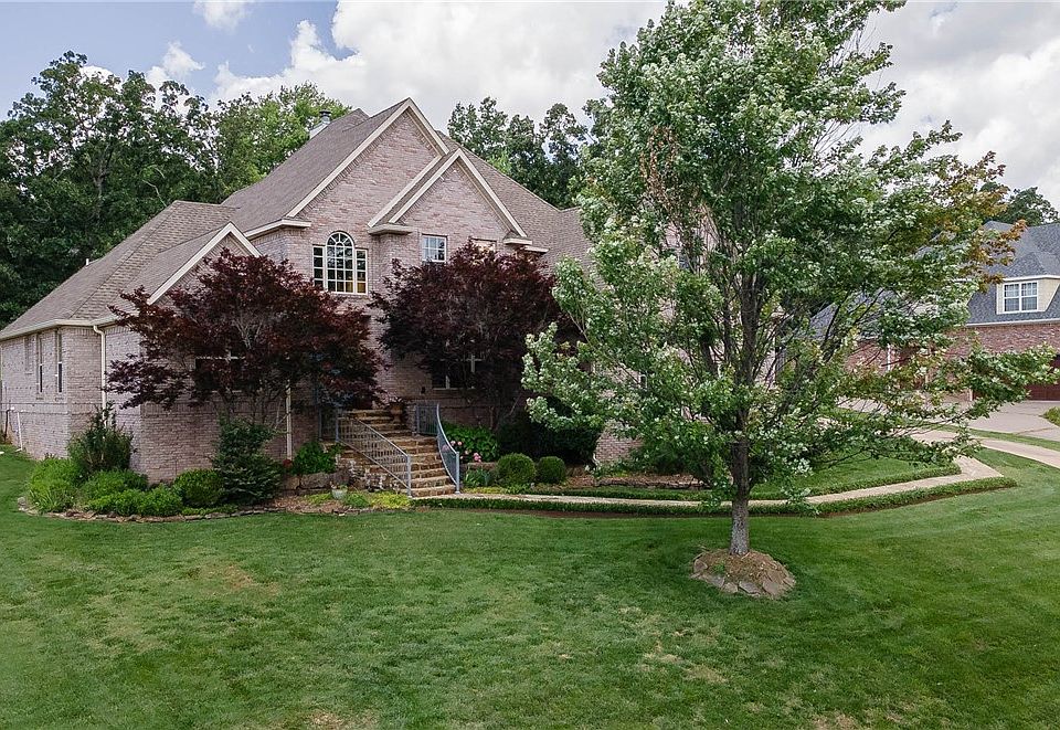 1st image of 1217 N Montview Dr