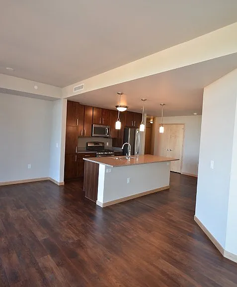 Venture Luxury High Rise — Photo 216