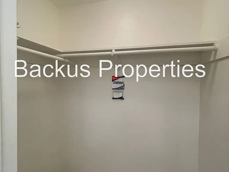 681 Alice St — Photo 14