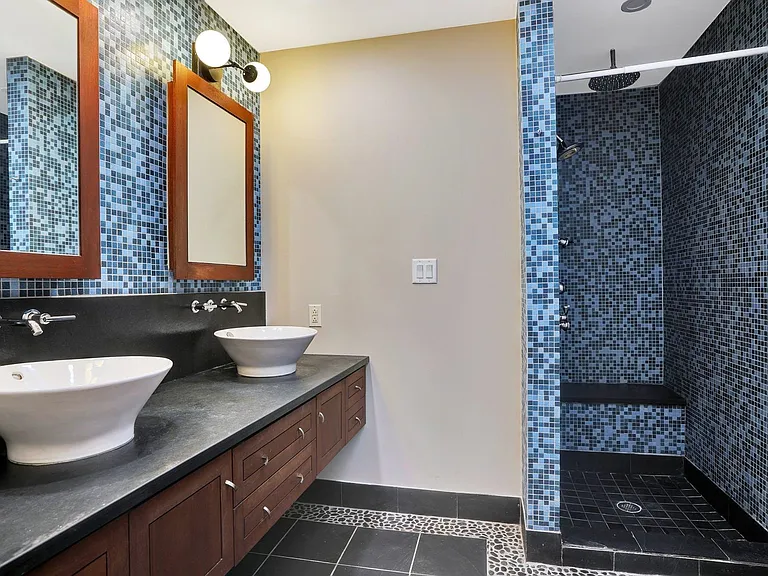 531 Court St — Photo 15