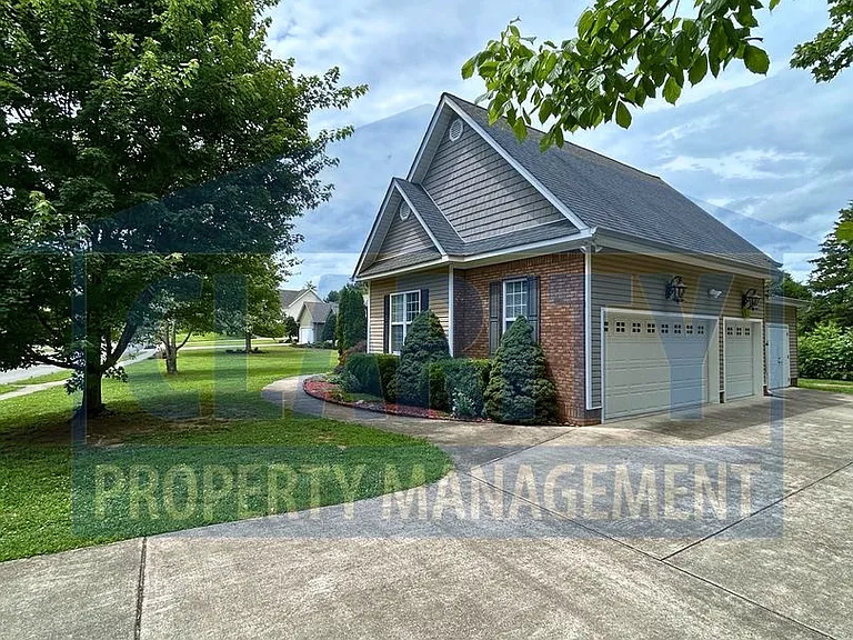 165 Mill Creek Trl NE — Photo 3