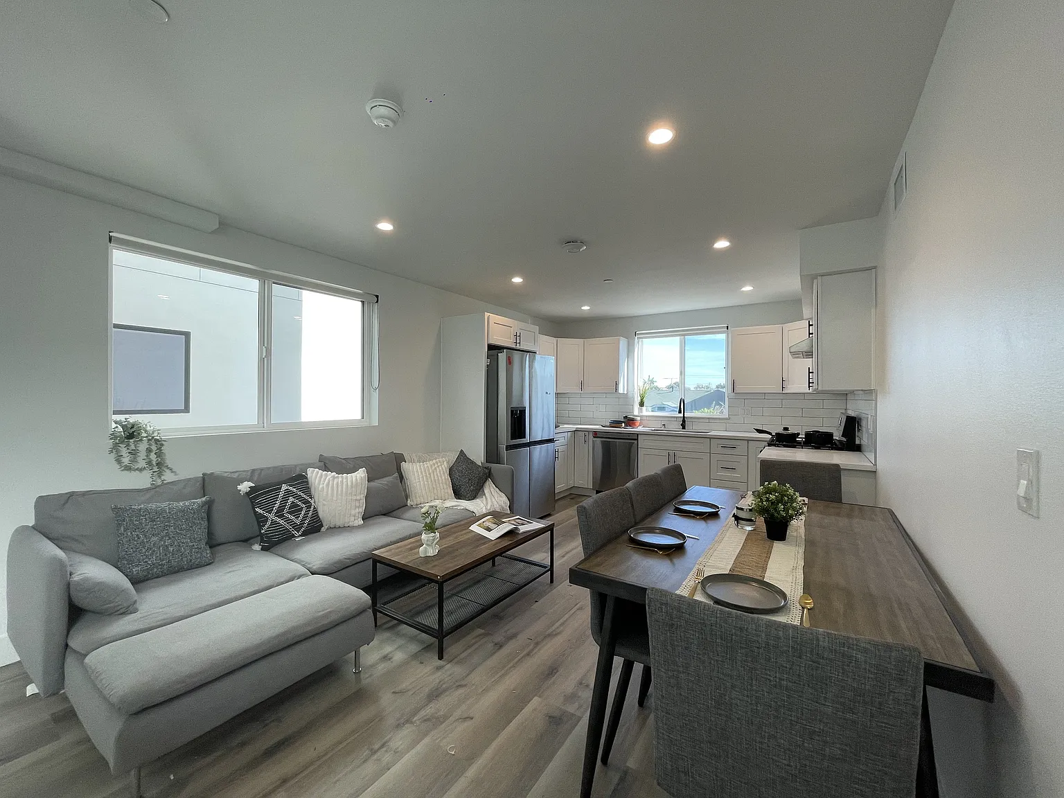 3001 Van Buren Pl — Photo 3