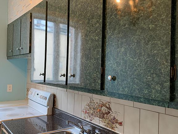 2nd image of 3043 Voorhies Ave Floor 1